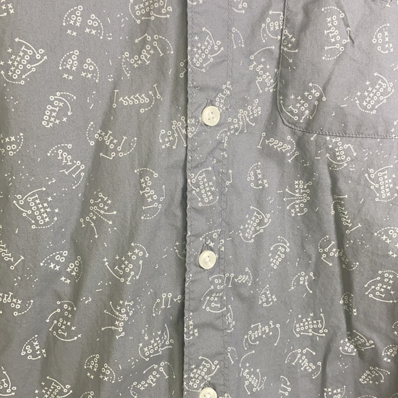 American Eagle - Gray Button Down & White Size L - Picture 3 of 7